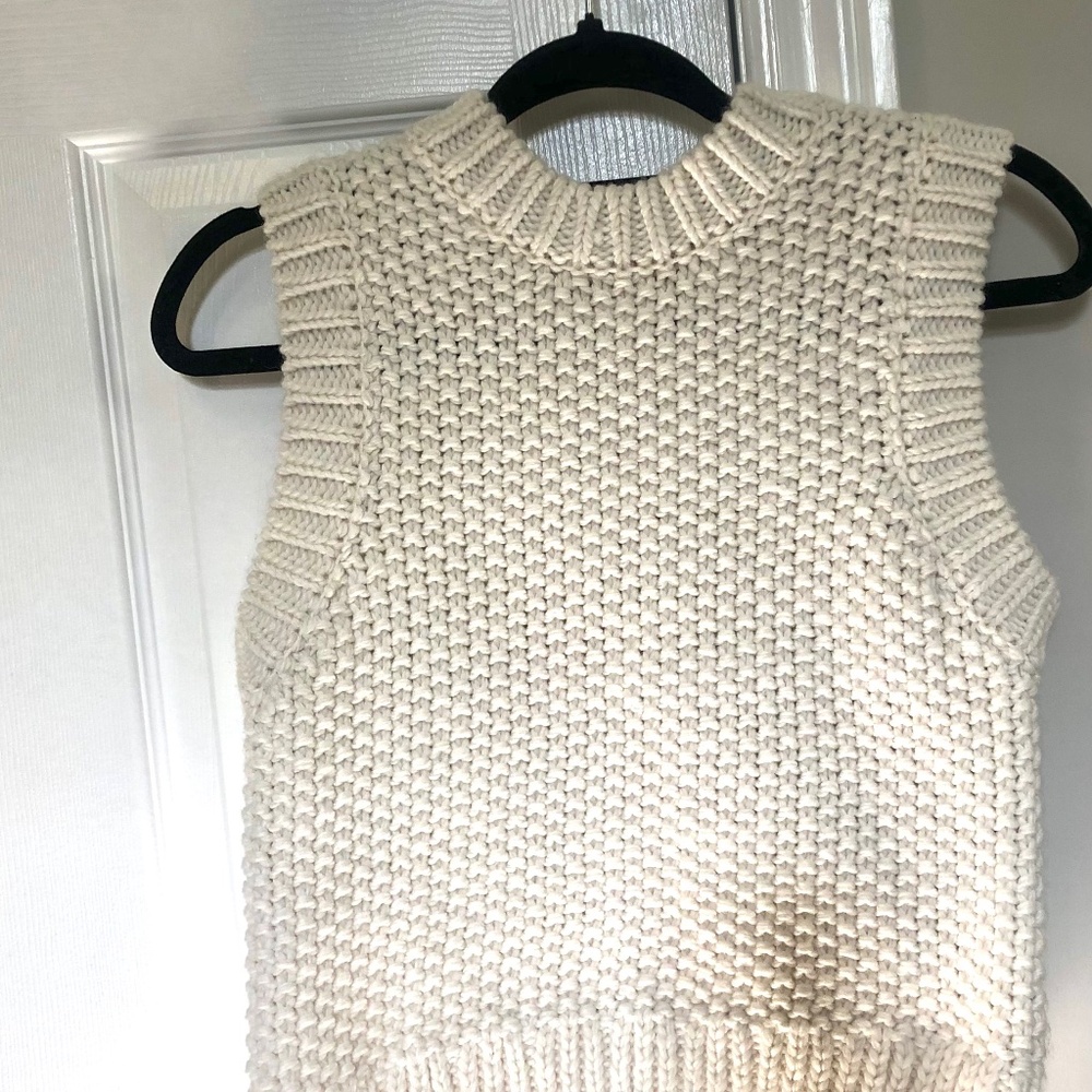 cream knit sweater vest | only worn once